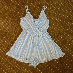 American Eagle romper with pockets